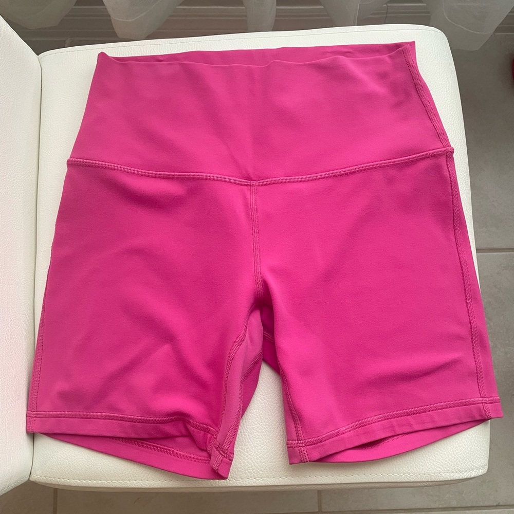 Lululemon HR Align 6 in shorts